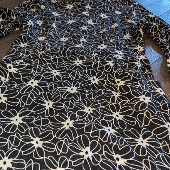 Papillon Dress - Picture 2 of 6